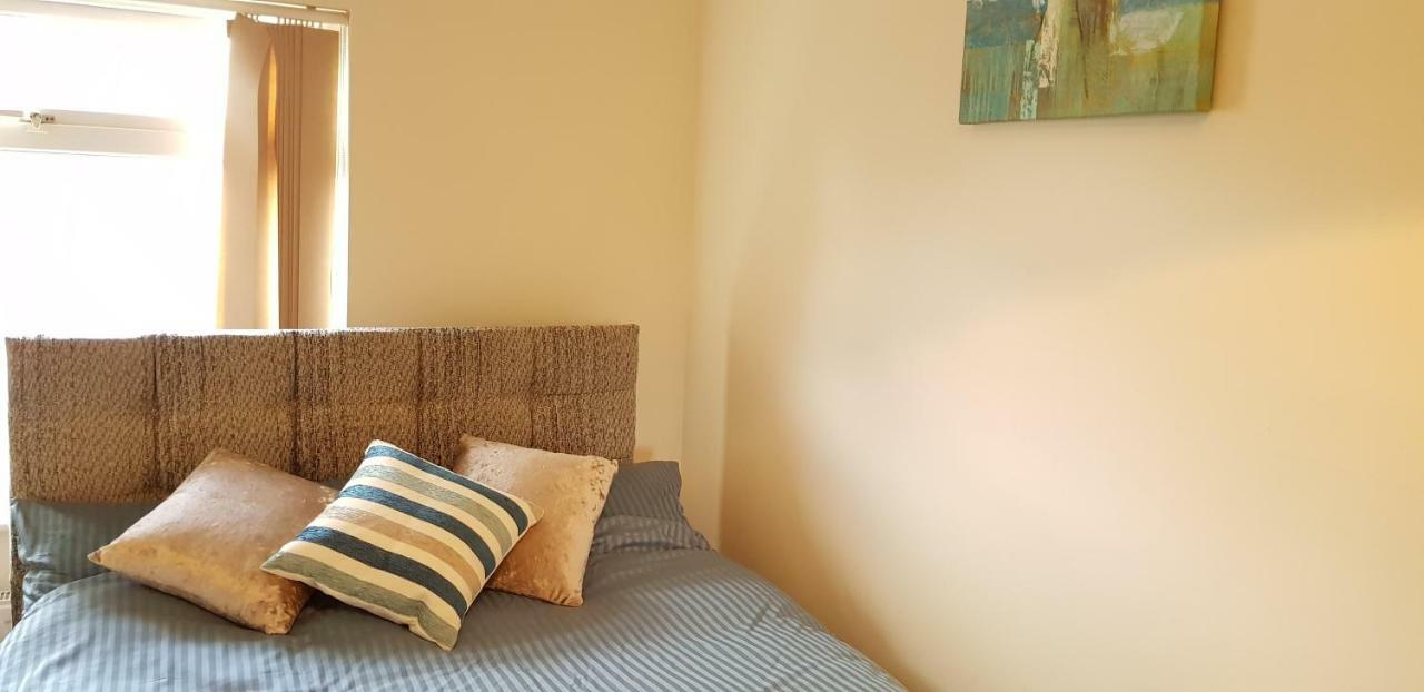 Fearnhead House Villa Warrington Bagian luar foto