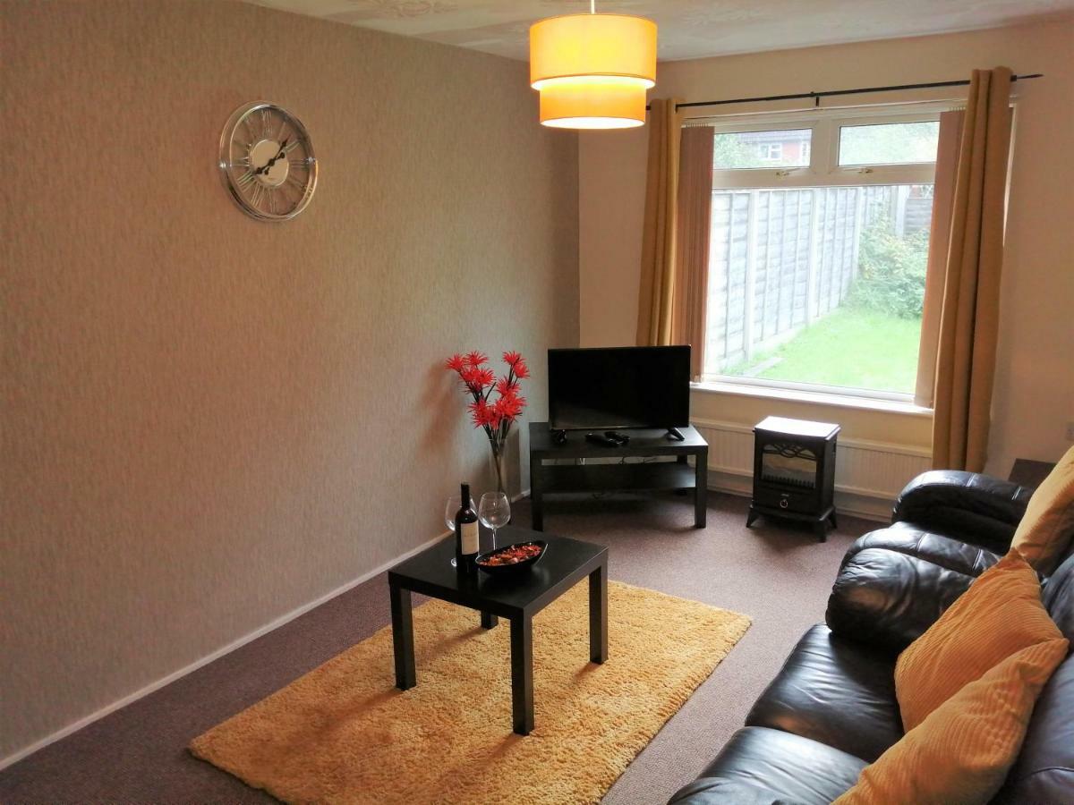 Fearnhead House Villa Warrington Bagian luar foto